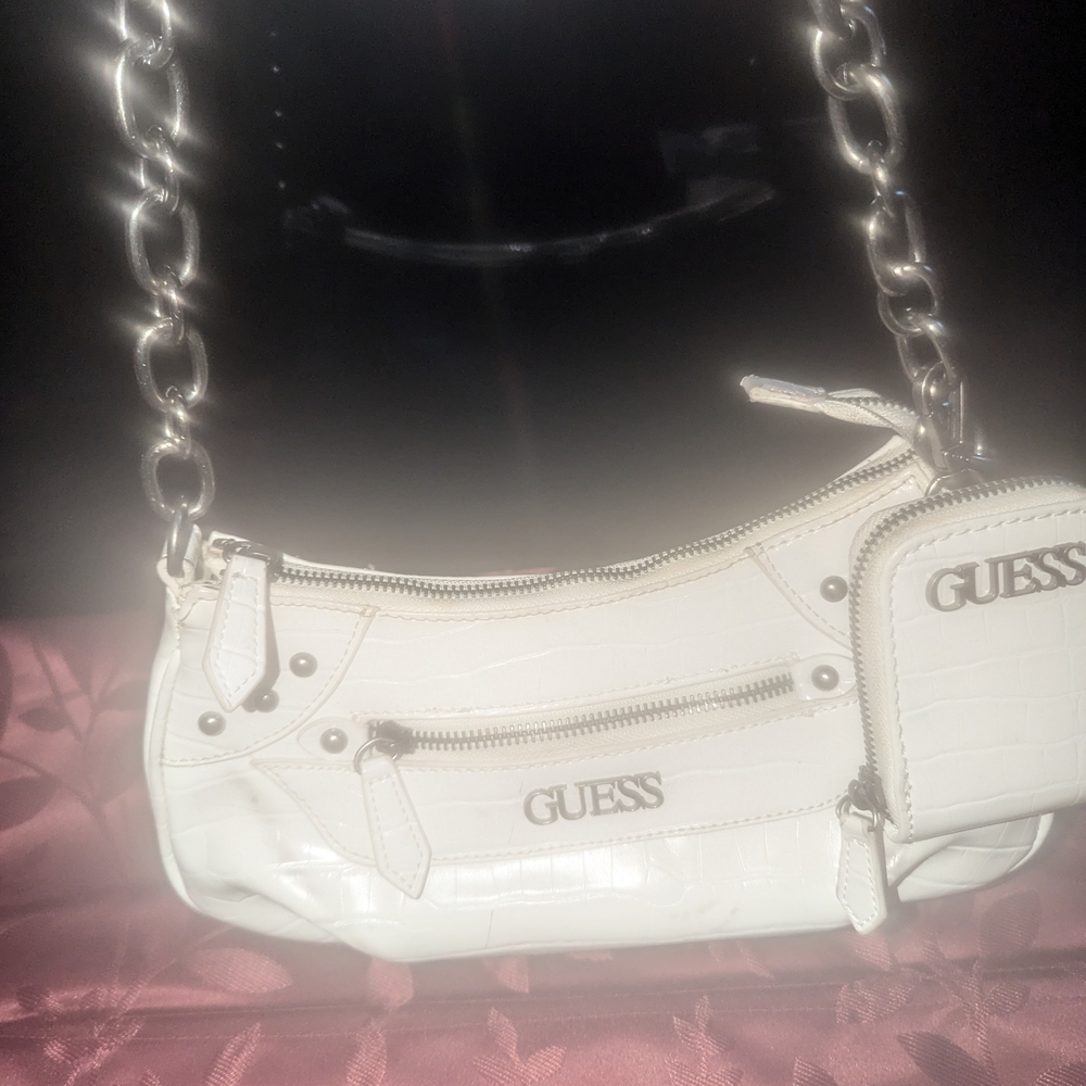 GUESS White Chain Strap Women's Bag with small accessorie